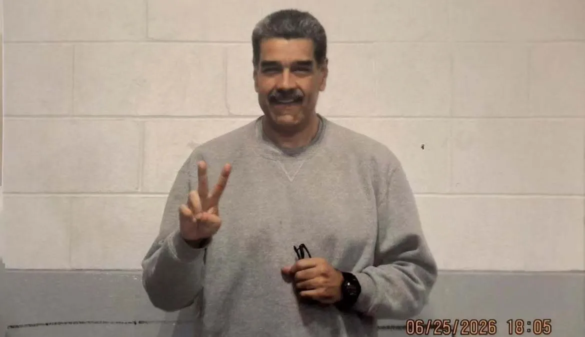 Fotos de Maduro na prisão nos EUA viralizam em perfil oficial